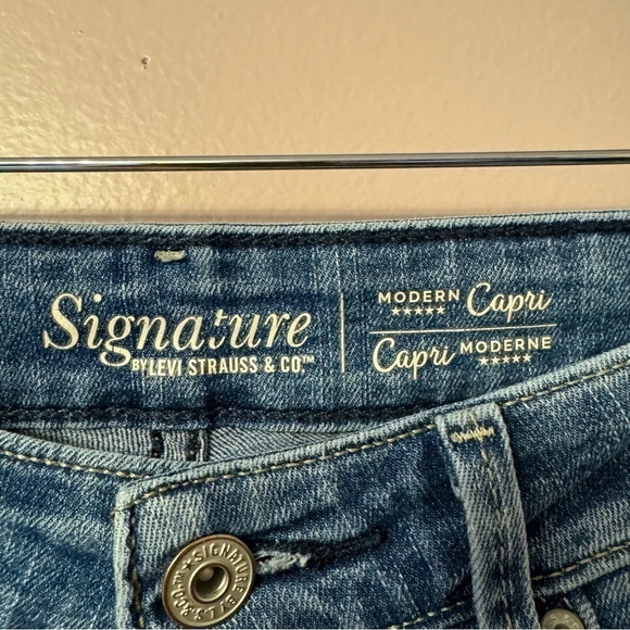 Levi's Signature  Modern Capri Denim Jeans Women Size 28 - Picture 4 of 6